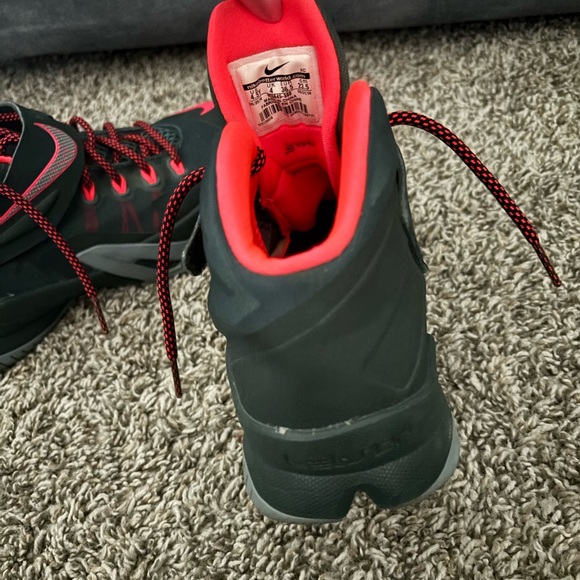 Nike Green and Hot Pink LeBron Sneakers High Top Athletic Design - Picture 4 of 4